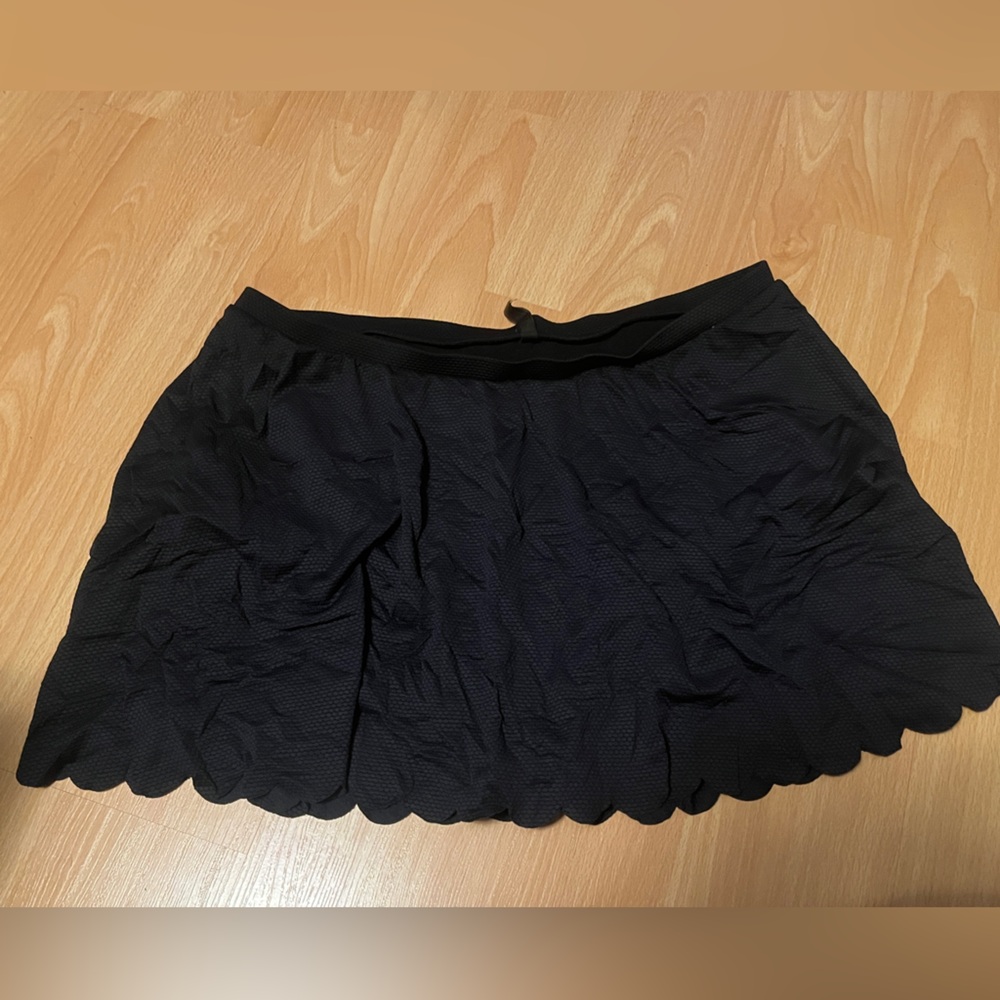 Scalloped skirt bikini bottoms